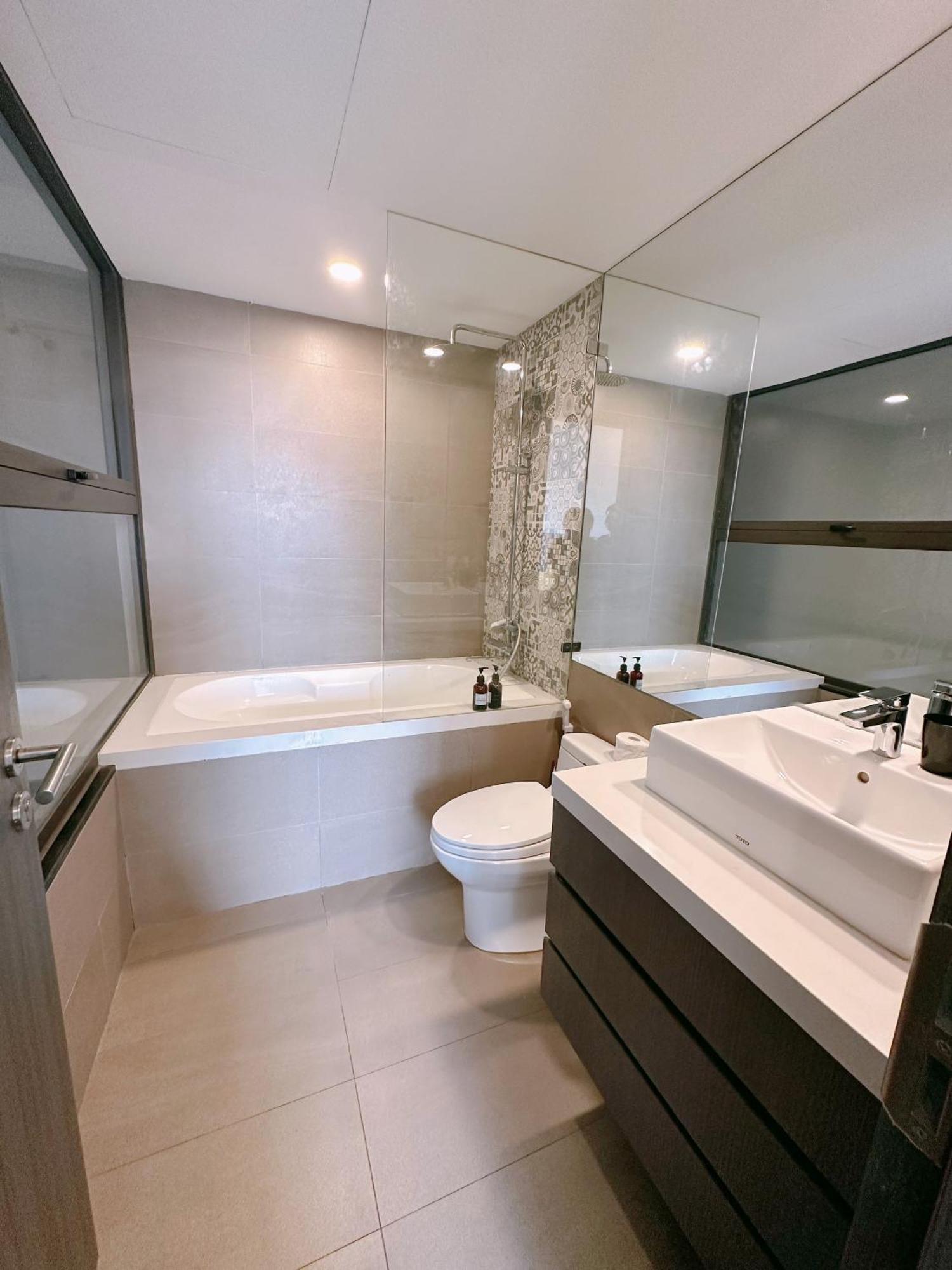 Luxe Paradise 11 To Ngoc Apartment *